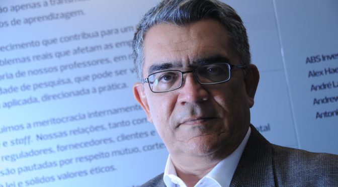 Marcelo Leite: Cultura científica para combater a desinformação e fortalecer a tomada de decisões de cidadãos