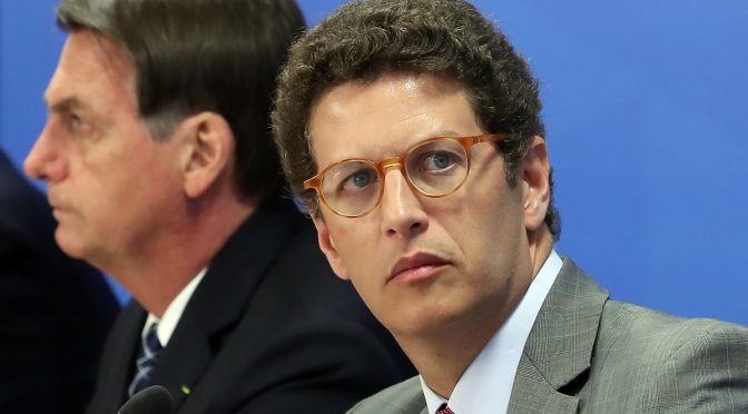 A face de Ricardo Salles na home do UOL e a extensão do cinismo jornalístico