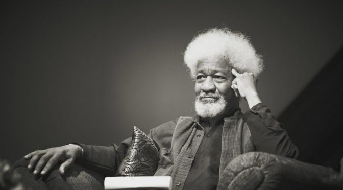 Traduzir Wole Soyinka