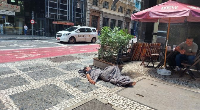 Desafios da Política Nacional para a População em Situação de Rua: contradições na realidade de São Paulo, reflexões sobre o papel da mídia e a voz da Pop Rua