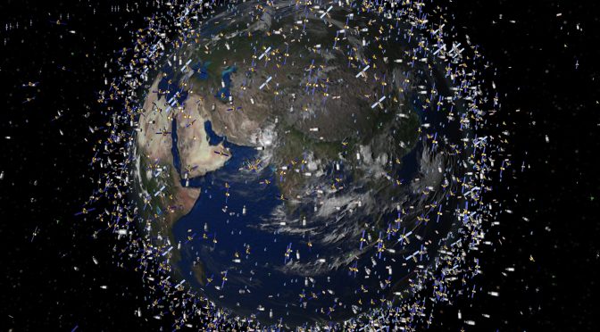 Detritos espaciais geram impactos à geopolítica aeroespacial