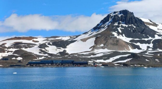 Estação Antártica Comandante Ferraz, localizada na Ilha Rei George, na Antártica (Foto: Gabriela Elidio)