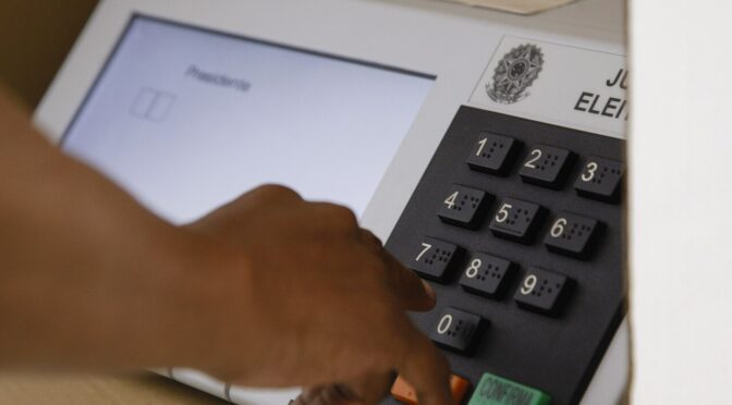 Probabilidade não é certeza: o que as pesquisas eleitorais conseguem medir